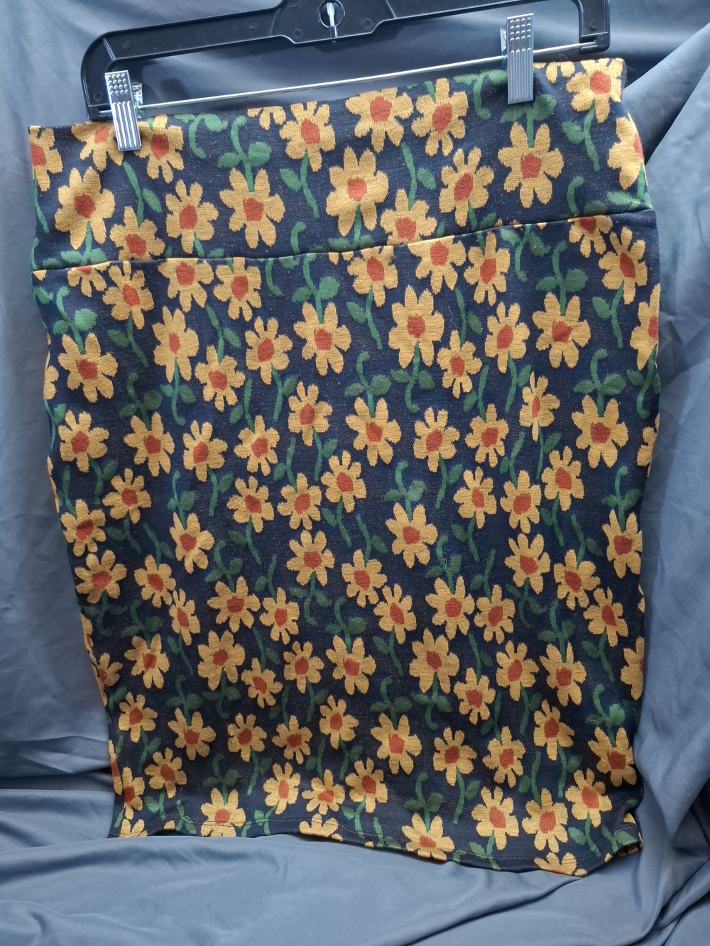 LuLaRoe Navy Pencil Skirt with Yellow Floral Print Size XL Super Cute! - Picture 2 of 7